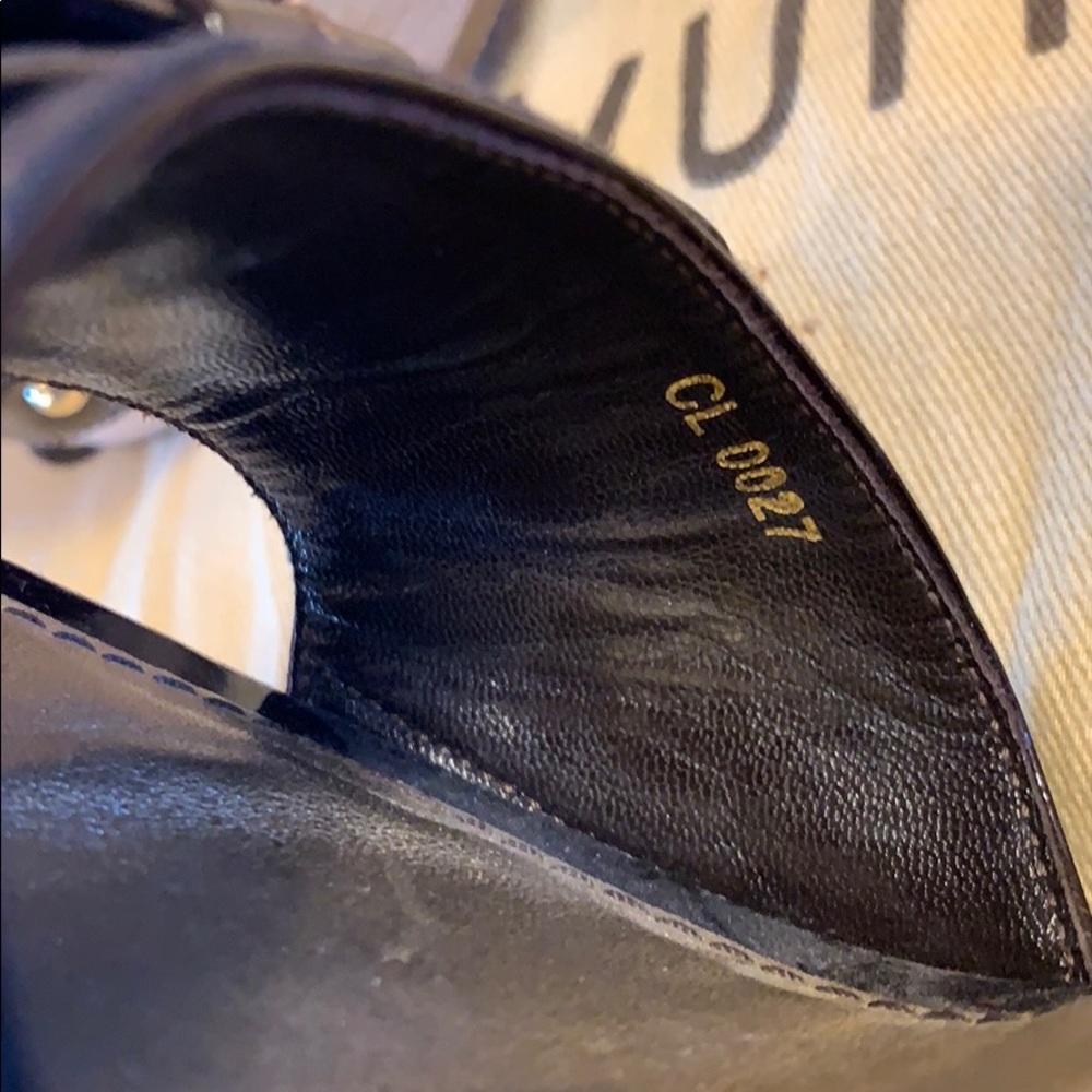 Gorgeous LV Paris limited edition monogram heels - Picture 4 of 6